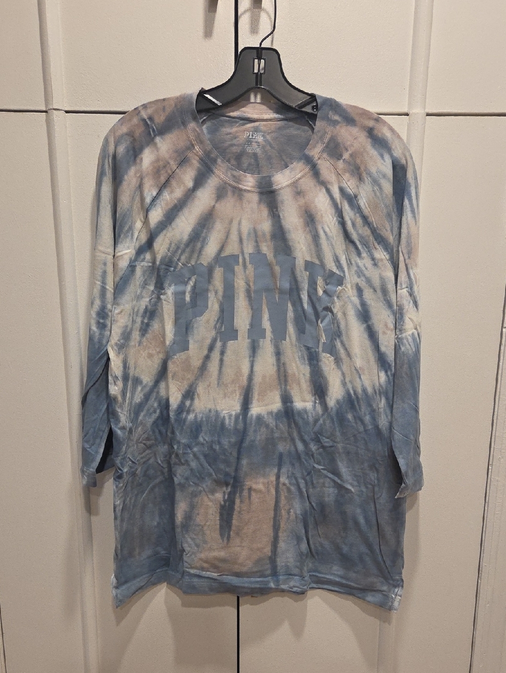 PINK VS Tie-Dye 3/4 Sleeve Campus Baseball Tee in Blue & Beige